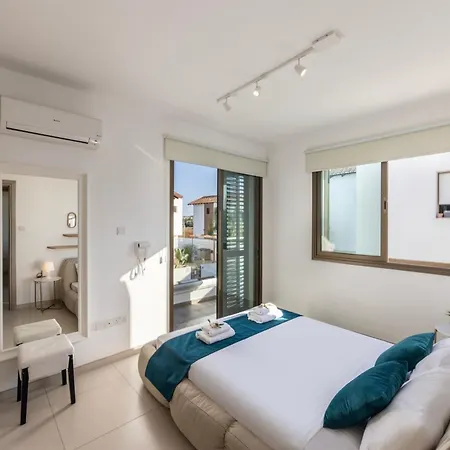 Accomoteleia Blue Protaras