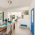 Accomoteleia Blue Holiday home