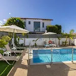 Accomoteleia Blue Holiday home