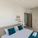 Accomoteleia Blue