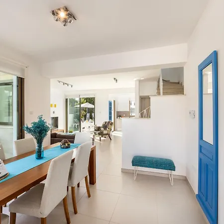Accomoteleia Blue Holiday home