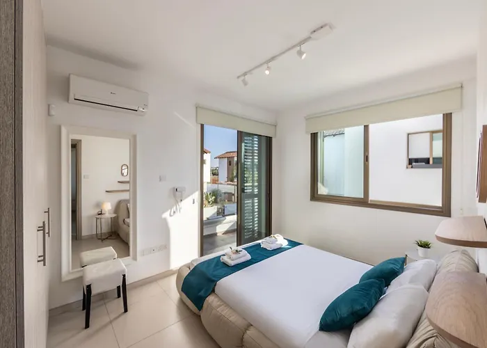 Accomoteleia Blue Protaras