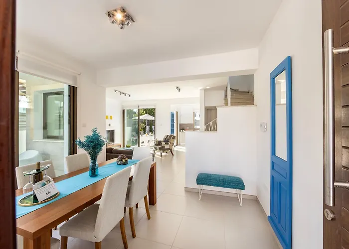 Accomoteleia Blue Holiday home